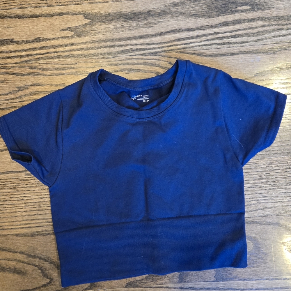 Offline cropped navy short sleeve work out top